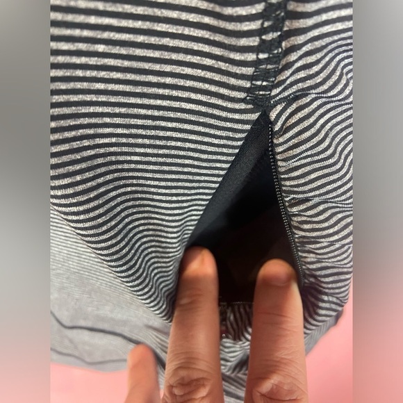Lululemon Half Zip Pullover Striped Print ( Size 6) Color Black/Gray - Picture 11 of 12